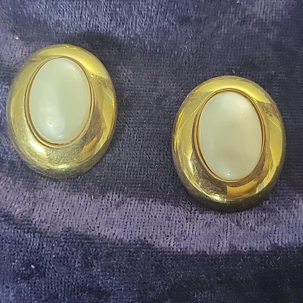Lot Of 8 Pair Of Vintage Pierced Earrings, Metal, Enamel, Plastic